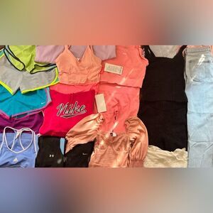 WOMEN’S MYSTERY BOX